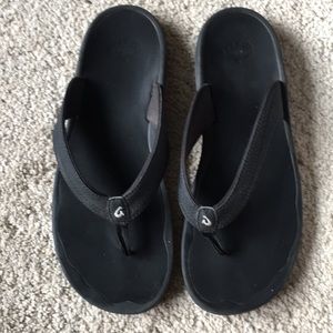 Olukai women’s size 10 flip flops